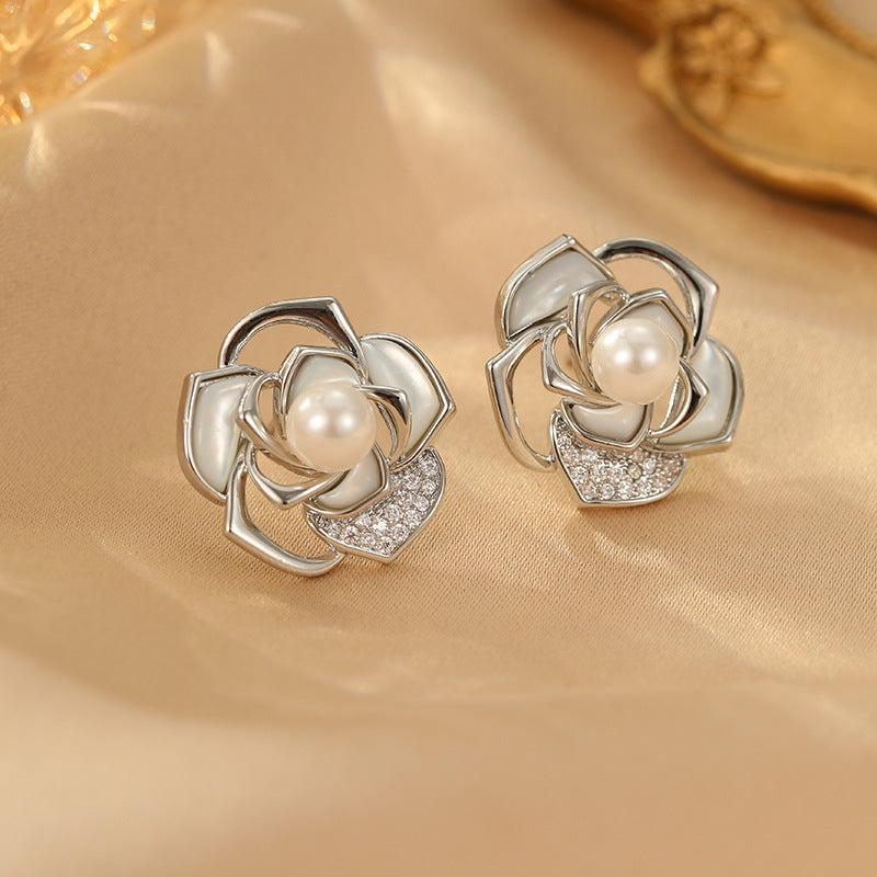 Natural Shell Flower Earrings: Fashionable, Light Luxury, Real Gold Plated